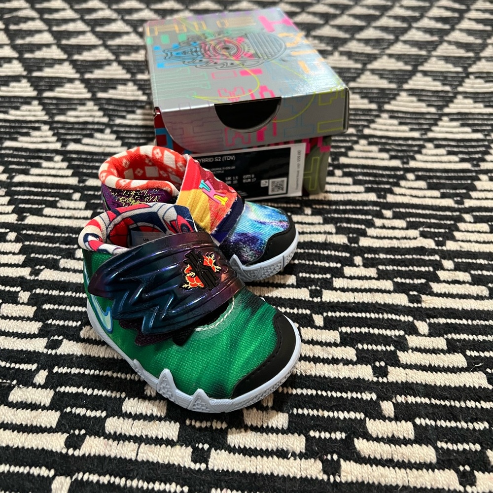 KIDS - Nike Kyrie Kybrid - baby shoes multicolor - SIZE 2 C